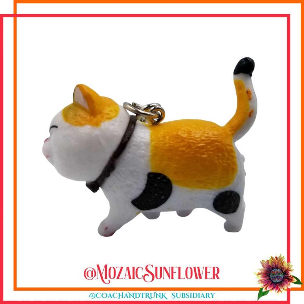 Cat Keychain Clip 3 Dimensional Articulating Head Turns 180 Degrees